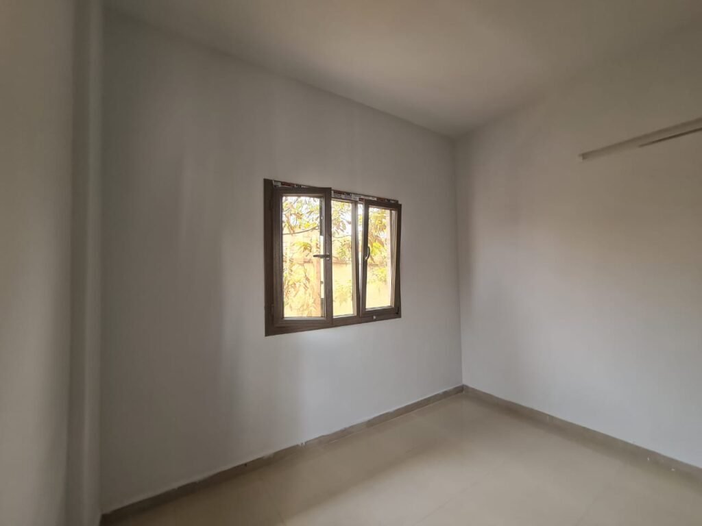 نوافذ وابواب مزرعة عاكسة