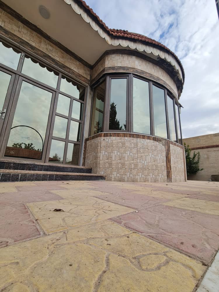 نوافذ وابواب مزرعة عاكسة